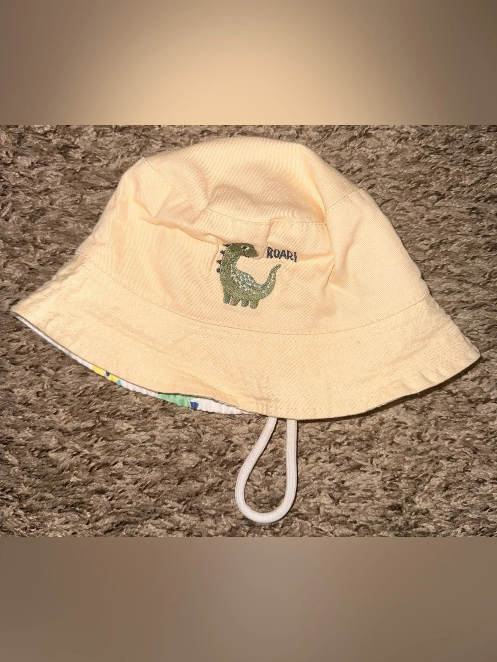SHEIN Yellow & White Kids Dinosaur Print Reversible Bucket Hats